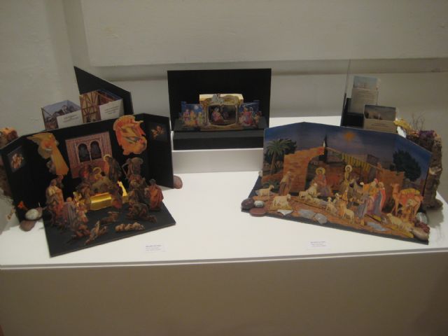 El Museo de El Cigarralejo de Mula repasa la  historia de los nacimientos en la exposición ´Belenes. Una visión diferente´