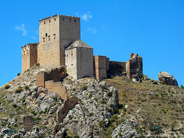 Mula recibe el apoyo del grupo parlamentario socialista tras conocerse la expropiación forzosa del castillo de Mula