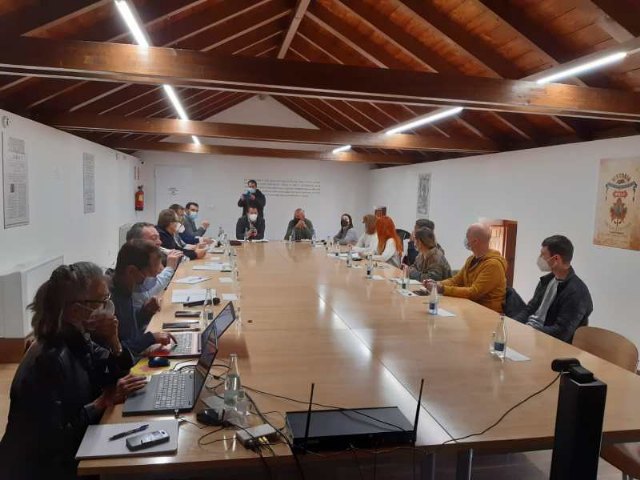 El Grupo Local del Proyecto KAIRÓS se reúne para profundizar en economía y atractividad, dos de los cinco pilares que estructuran el proyecto