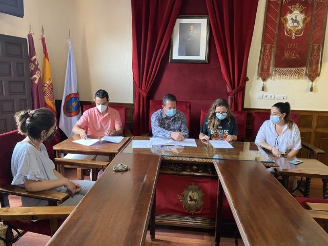 El Ayuntamiento suscribe el convenio anual con el Consejo Local de la Juventud de Mula