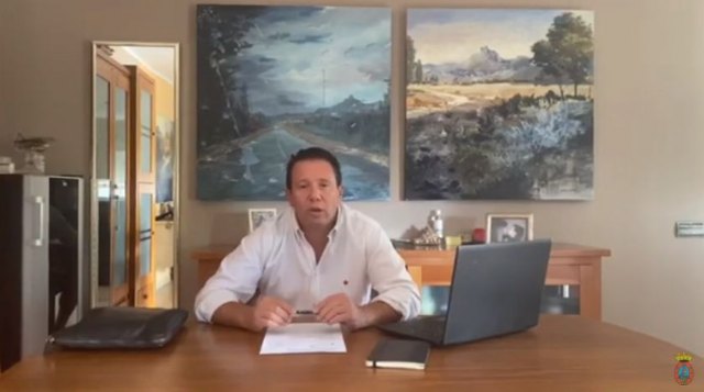Mensaje oficial del alcalde de Mula informando sobre su cuarentena domiciliaria hasta el viernes tras PCR negativa