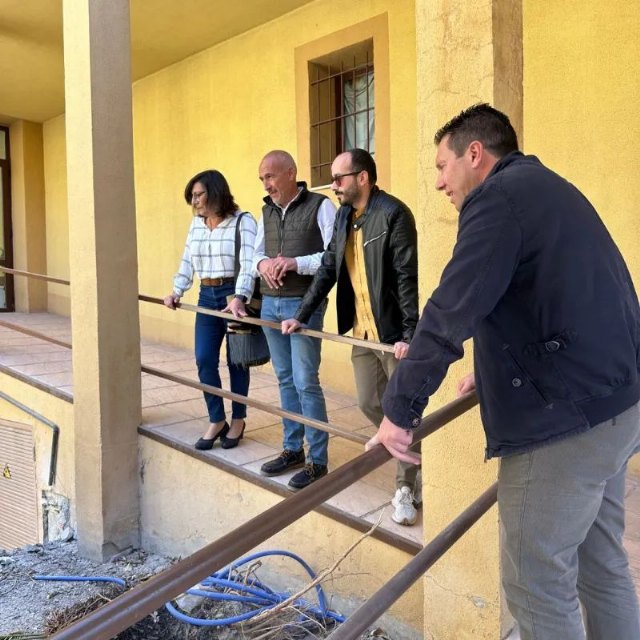 El equipo de gobierno visita las obras de mejora en el Centro de Día Municipal