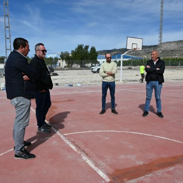 Visita a las obras de las pistas polideportivas de Yéchar y La Puebla de Mula