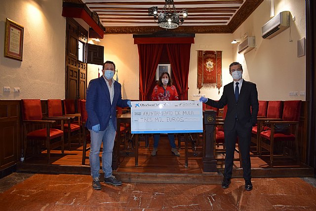 “La Caixa” dona tres mil euros al Programa Municipal de Alimentos