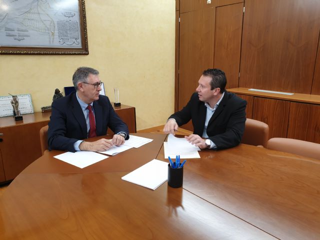 El presidente de la CHS trata con el alcalde de Mula la situación de Los Baños y la limpieza del río