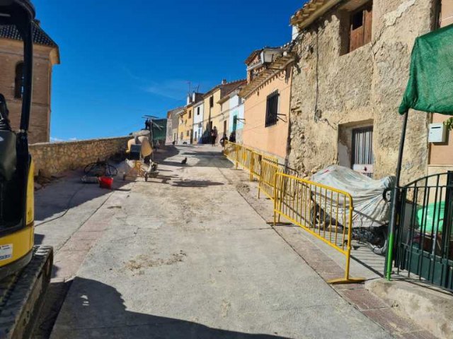 Comienzan las obras de reposición de pavimento e infraestructuras en la calle Altos de Santo Domingo
