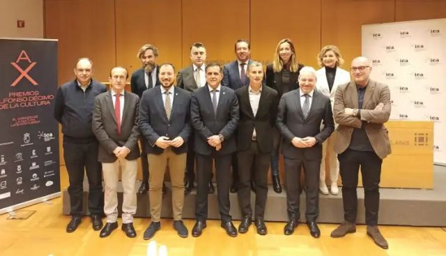 El alcalde de Mula asiste a la presentación de la II edición de los Premios Alfonso Décimo de la Cultura