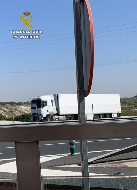 La guardia civil intercepta un importante cargamento de cogollos de marihuana con destino a países bajos