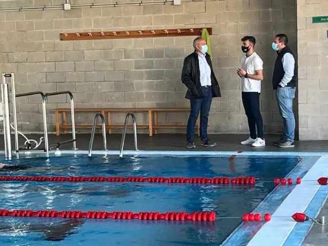 La piscina climatizada de Mula abre sus puertas