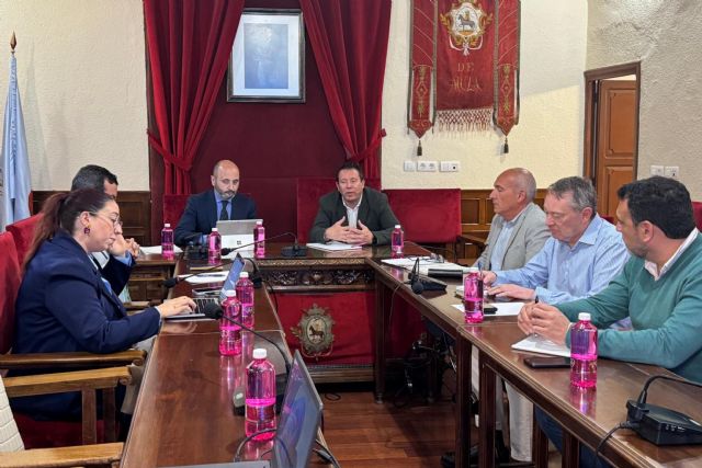 El INFO y el Ayuntamiento de Mula se reúnen para avanzar en el Plan de Reindustrialización y visitan la empresa Cynara