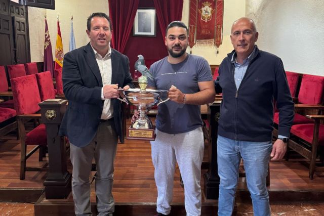 El Ayuntamiento de Mula felicita a Juan Pedro Boluda Susarte, Campeón de España en Palomos de Raza