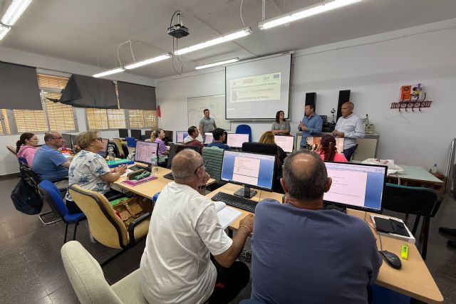 El alcalde de Mula visita a los alumnos del Programa Experiencial Río Mula de formación en albañilería