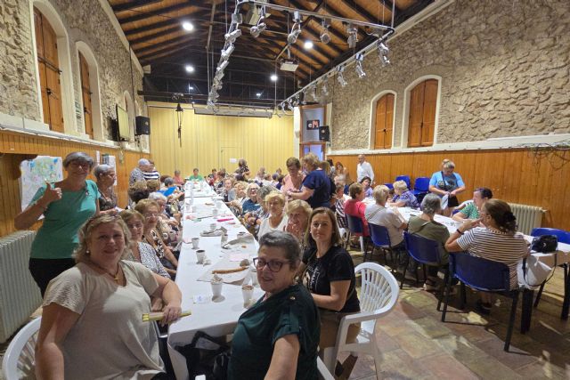 Las Amas de Casa de Mula inician el nuevo curso con su tradicional merienda
