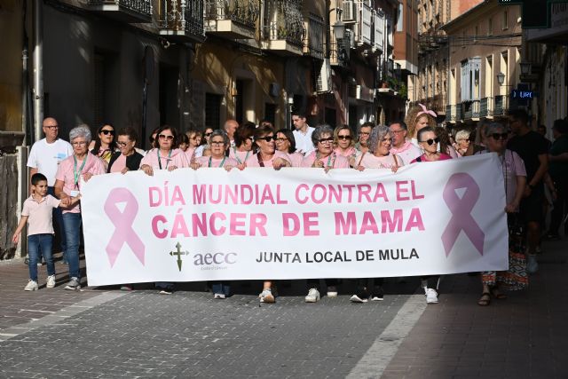 Mula se une a la lucha contra el cáncer de mama con la tradicional marcha solidaria organizada por la AECC
