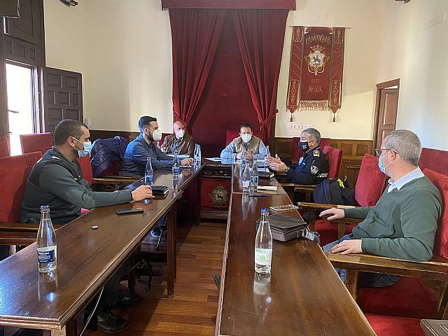 Las instalaciones deportivas, la Biblioteca Municipal y salas de estudios así como los parques y jardines reabren tras una menor incidencia de casos afectados