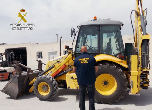 La Guardia Civil recupera una retroexcavadora valorada en 40.000 euros