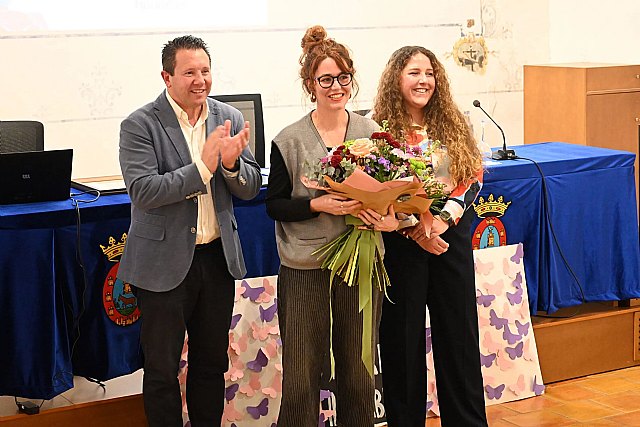 Mula celebra el acto institucional del 8M con homenaje a Ilu Ros y la entrega del XXV Certamen “Imágenes de Mujer”