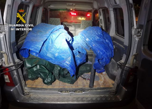 La Guardia Civil desarticula tres grupos delictivos dedicados a sustraer productos agrícolas en Mula