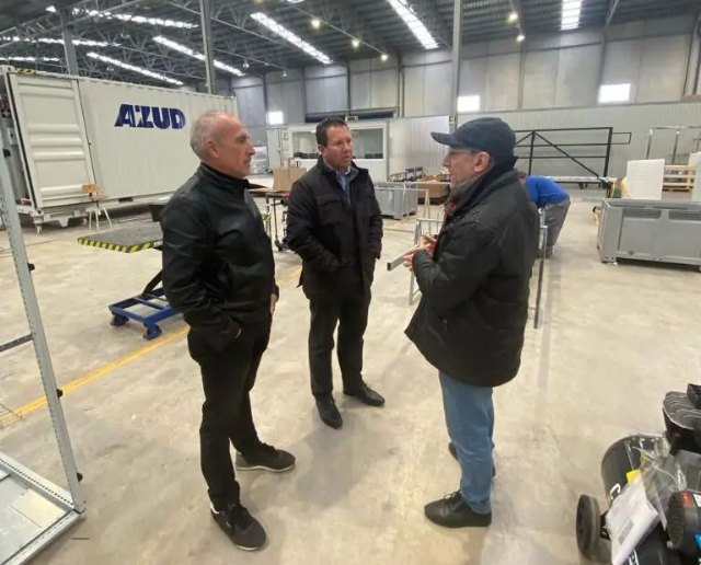 El alcalde de Mula visita Xileplant, una empresa muleña de ingeniería agrícola puntera