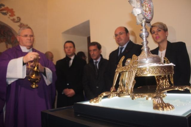 La Santa Espina de Mula se exhibe ya en el Real Monasterio de la Encarnación de Mula