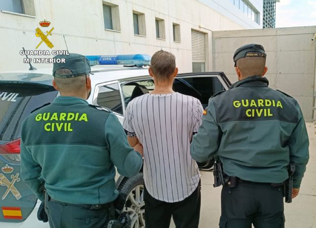 La Guardia Civil detiene a un peligroso delincuente que asaltó el domicilio de unas vecinas de Mula armado con una carabina