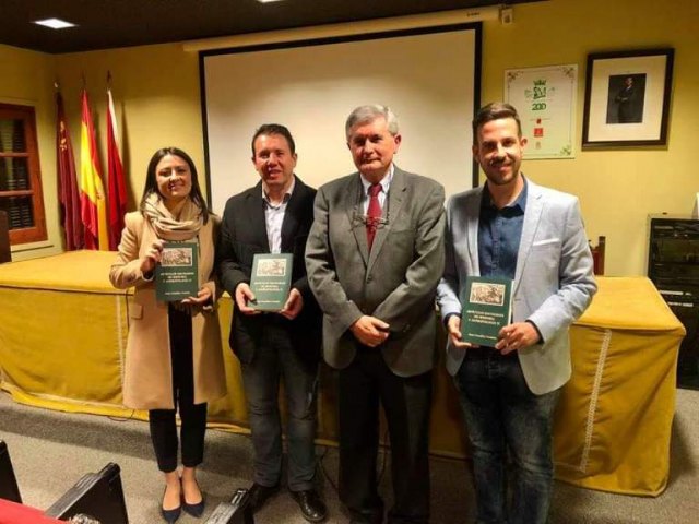 Presentación del libro de Juan González
