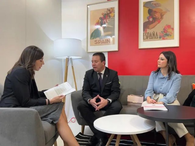 El alcalde de Mula presenta a la secretaria de Estado de Turismo el Plan de Sostenibilidad Turística del municipio