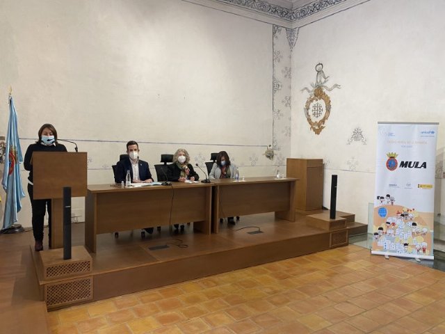 Los escolares muleños participan en el acto institucional con motivo del Día Internacional de la Infancia