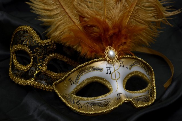 El pregón da inicio al Carnaval 2025 con una gala llena de color y emoción