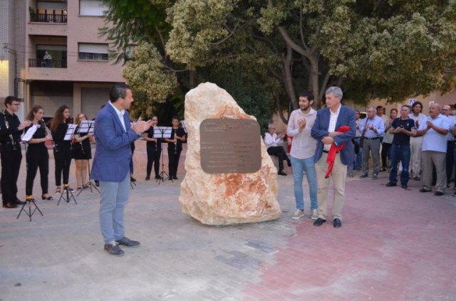 Derriban el monolito en homenaje a los vecinos de Mula deportados y asesinados en Mauthausen