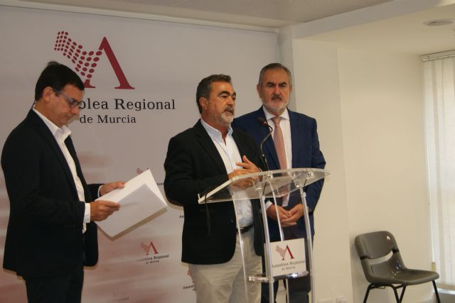 El PSOE denuncia la situación lamentable del río Mula