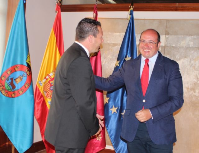 El presidente de la Comunidad se reúne con el alcalde de Mula