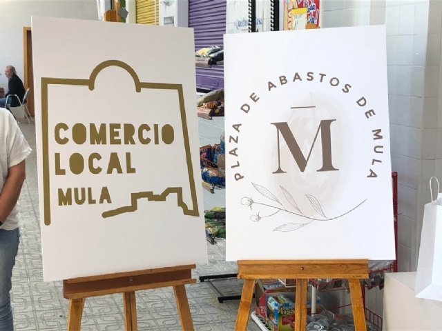 Presentados los nuevos distintivos para el Comercio Local y la Plaza de Abastos