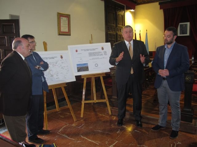 Fomento mejorará y ampliará los 16 kilómetros de carretera entre La Puebla de Mula y Fuente Librilla