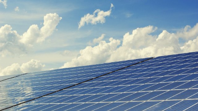 La Comunidad se compromete a respetar la decisión del consistorio en relación con las plantas solares