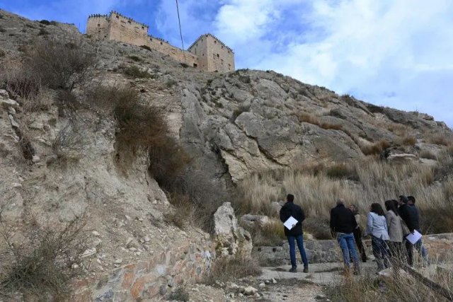 Inician las obras de restauración en Albacar, a los pies del castillo de Mula