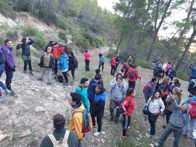 Cerca de un centenar de personas participan en la ruta Sendero La Umbría de Sierra Espuña