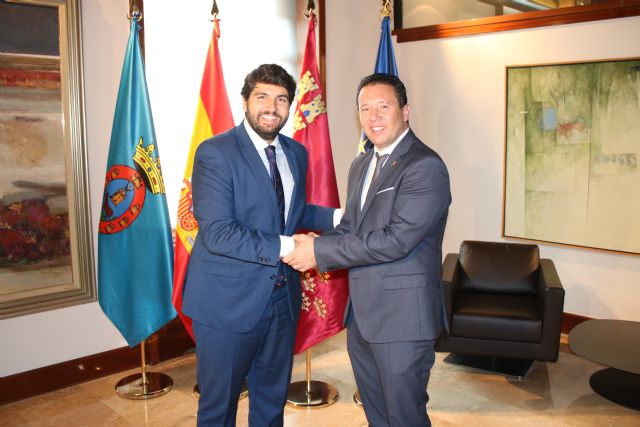 Fernando López Miras se reúne con la alcalde de Mula