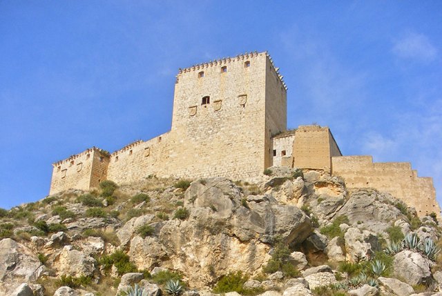 La Comunidad realiza una nueva obra de emergencia para consolidar la muralla del Castillo de Mula