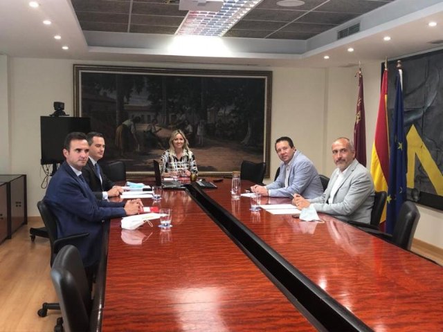 El Alcalde aborda los proyectos prioritarios para el municipio de Mula con la Consejera, Martínez Vidal
