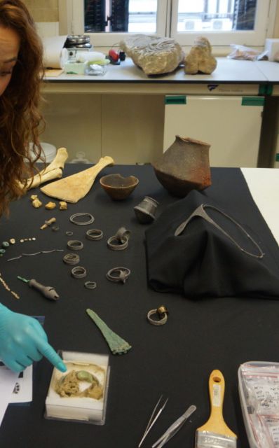 La Comunidad depositará parte de las piezas halladas en el yacimiento argárico de La Almoloya en el Museo Ciudad de Mula