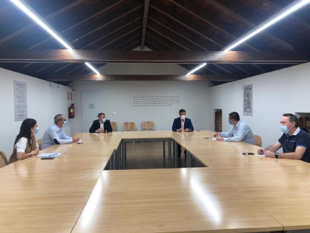 El Eurodiputado Marcos Ros visita Mula para informar de las ayudas europeas destinadas a los municipios