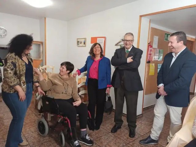 El alcalde de Mula acude a la inauguración de la vivienda para personas con discapacidad intelectual de Intedis